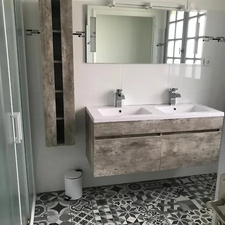 Maison De Famille De 150 M2 A 15 Minutes De La *